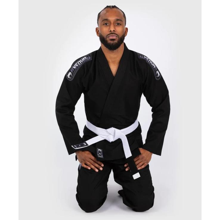 BJJ Venum Gi First Kimono - Noir + Ceinture Blanche Incluse