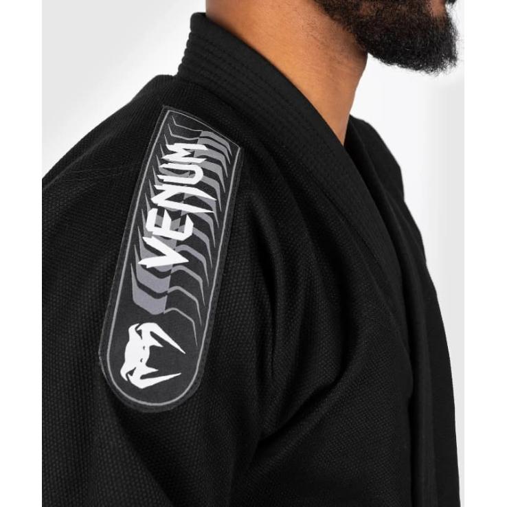 BJJ Venum Gi First Kimono - Noir + Ceinture Blanche Incluse