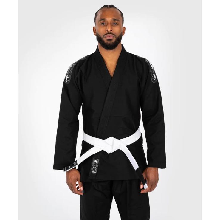 BJJ Venum Gi First Kimono - Noir + Ceinture Blanche Incluse